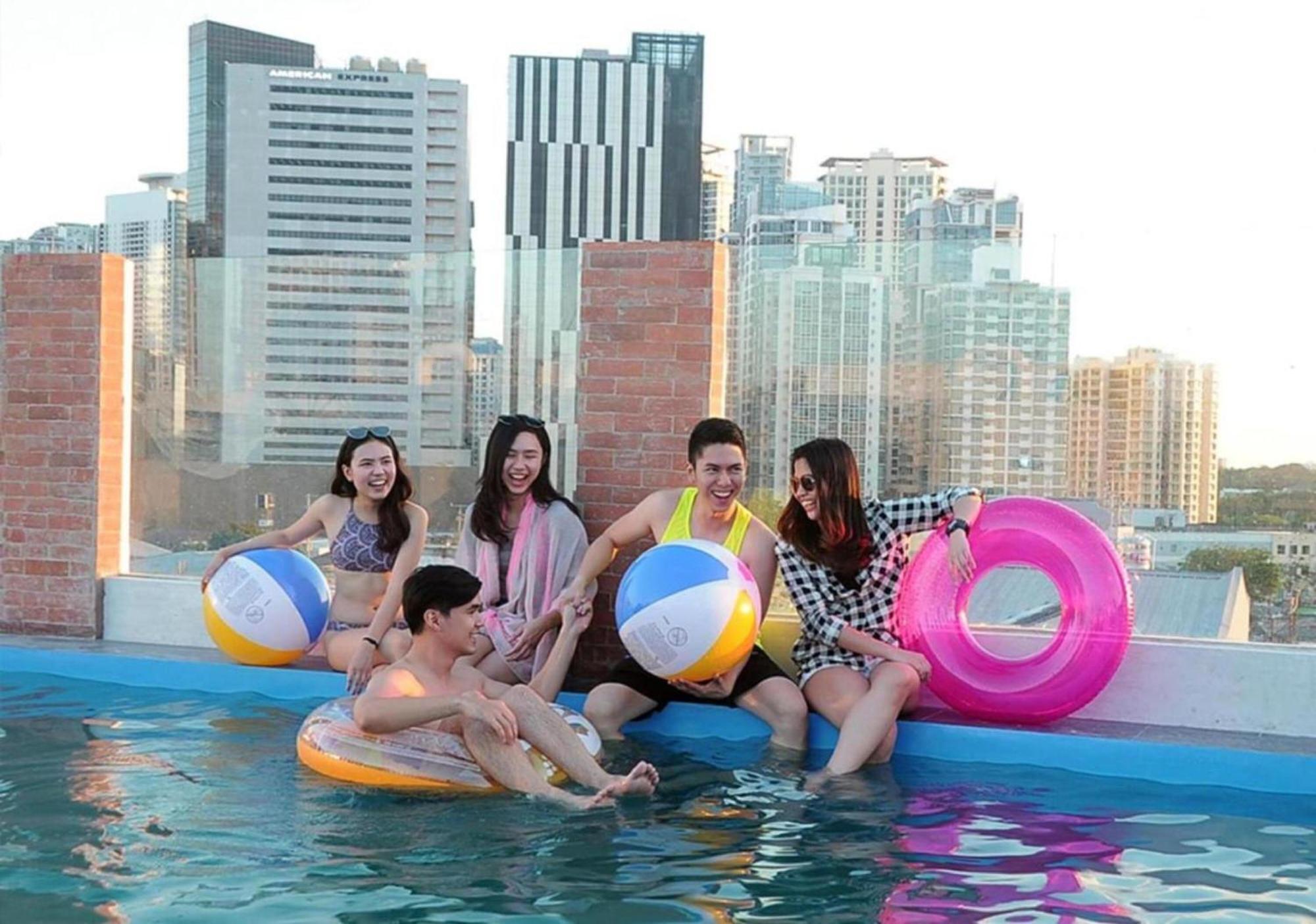 Oyo 563 Mytown New York Hotel Taguig Buitenkant foto
