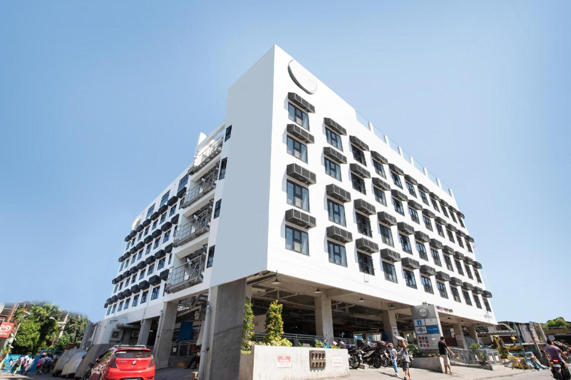 Oyo 563 Mytown New York Hotel Taguig Buitenkant foto